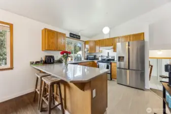 Kitchen w/ Eating Space