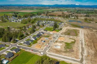Welcome to Big Rock. A community designed with flexibility and surrounded by nature.