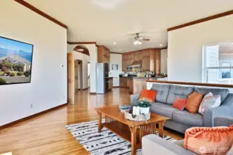 Open floor plan great for entertaining