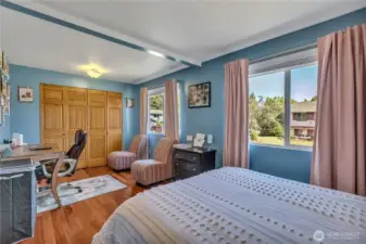 Upstairs 2nd bedroom