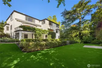 Huge lot! Very private as well, you do not see any homes from the backyard.