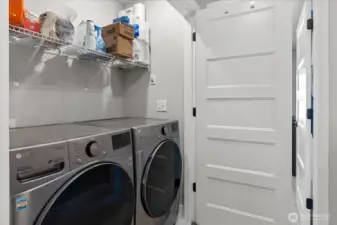 3rd Floor laundry. Washer & dryer stay!