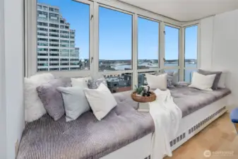 Imagine your own expansive window for sightseeing, reading, or unwinding—all with Seattle’s most breathtaking views at your fingertips.