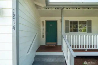 Freshly painted 3-bed, 1.75-bath w/updated lighting