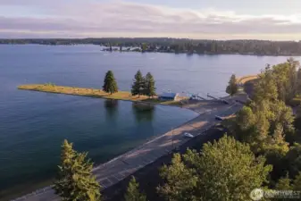 Lake Access To Boat Launch