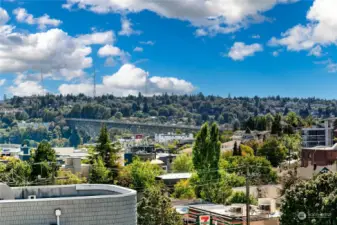 Host a premier New Year’s Eve soirée or a 4th of July fête under a sky full of fireworks on the rooftop deck with views of Lake Union and the Seattle skyline. This pet-friendly boutique condominium building also offers a welcoming lobby/mailroom, elevator, large assigned storage room and dedicated parking in a secure garage. Residents appreciate the well run HOA and tight knit community of owners.