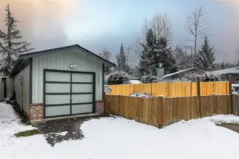 Garage, driveway and off street parking