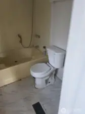 over-side soaking Tub