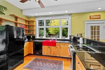 Kitchen area. Stove, fridge etc. all stay.