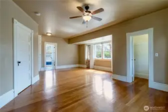 Primary Suite - Built-in Wardrobe & Walk-In