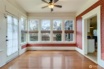 Sun Room/Breakfast Nook