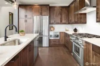 Photos, renderings, and plans may show community features, amenities, or homes with options and upgrades not included in the sale. Actual features may vary. Specifications, dimensions, and elevations may be modified without notice. Square footage and dimensions are estimates and not exact representations of the home’s final size or features.
