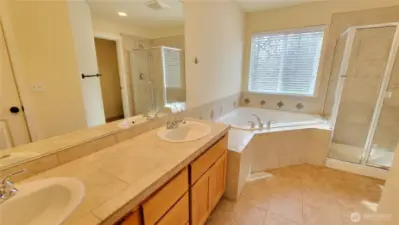 Unit B - 5 pc primary bath