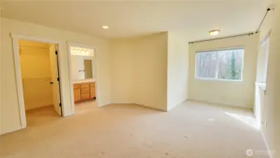 Unit B - primary bedroom