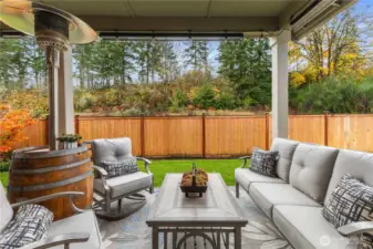 The 6,000 sq. ft fully fenced yard has tons of privacy and room for gardening.
