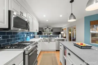 Gas range, great functional layout