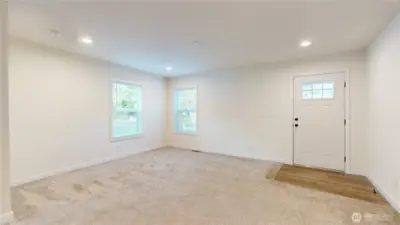 Presale-photos depict same model from different property