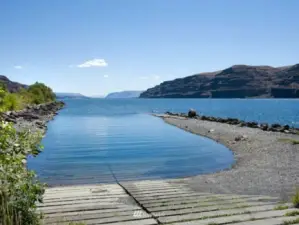 PUD completed Columbia River boat launch.  Also includes public park, picnic tables and BBQ's.