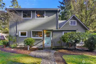 Enter this 1897 farmhouse through the green door.