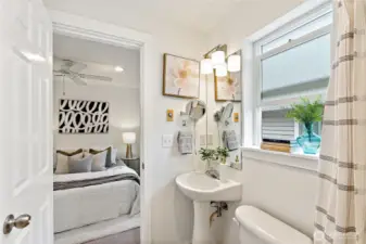 Guest suite with individual en suite bathroom