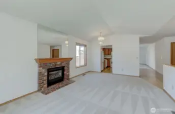 Living Room w/propane fireplace