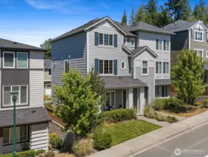 Wonderful single family home in The Ridge at Big Rock!