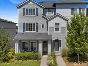 Conveniently located just steps from the clubhouse & MSFT's newest shuttle stop!