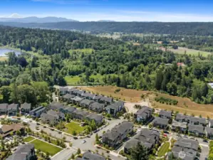 Walking distance to groceries, restaurants! Just a 10 minute stroll to the charming shops of historic Duvall!