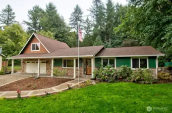 Front view of home with beauiful curb appeal
