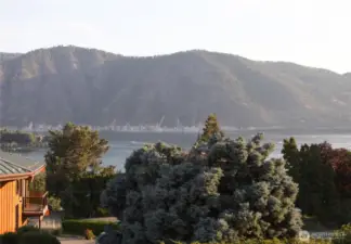 This property showcases stunning, views of Lake Chelan and the surrounding vineyards—offering a truly picturesque setting every day.