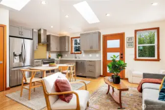 Skylights add to the warm feelings.