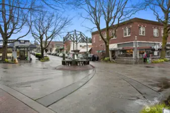 Main Street Edmonds is just a stone's throw away!