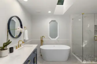 Fully renovated dream ensuite bathroom.