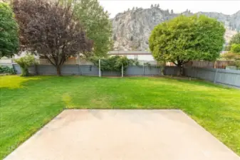 Breathtaking mountain panorama from the back deck