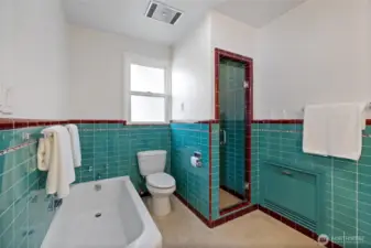 Darling original full bathroom for Jr suite.