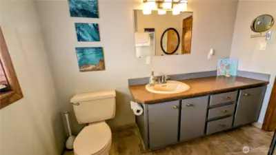 Main bathroom