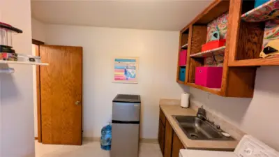 Laundry room w/ sink