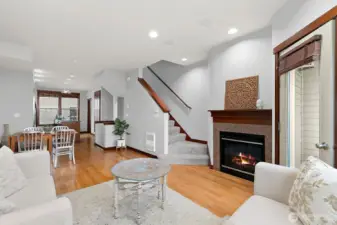 Looking towards the diningroom and kitchen.