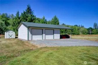 864sf 2 car garage/shop with 384sf carport