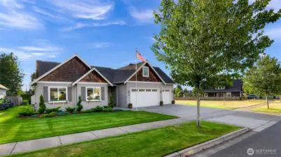 Welcome Home to 2115 Bluestem St