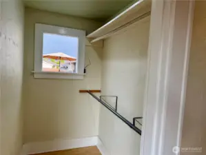 Primary bdrm closet