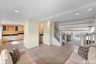 Sitting room right off of the entrance.