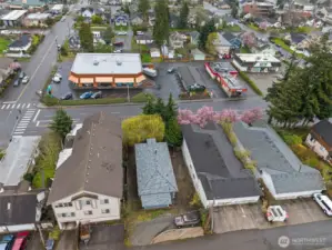 Steps to downtown Everett