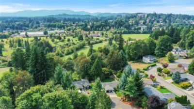 The Bluff has great proximity to amenities in all directions! To the west, The Valley Athletic Club, Tumwater Valley Golf Club & Craft District. Just a bit further south and east on Yelm Highway you'll reach Starbucks and the Briggs YMCA plus several city parks!