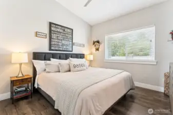EASILY ACCOMMODATES A QUEEN SIZED BED