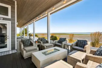 OUTDOOR LIVING ON THE BAY - AMAZING