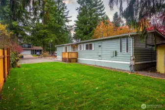 large lot with plenty of parking