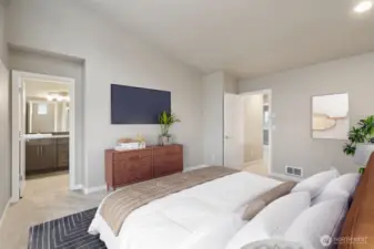 Primary Bedroom w/Ensuite Bathroom