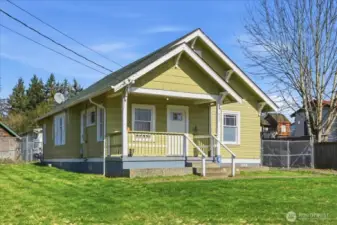 Beautifully maintained Craftsmand style home