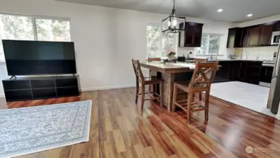 Dining room to kitchen